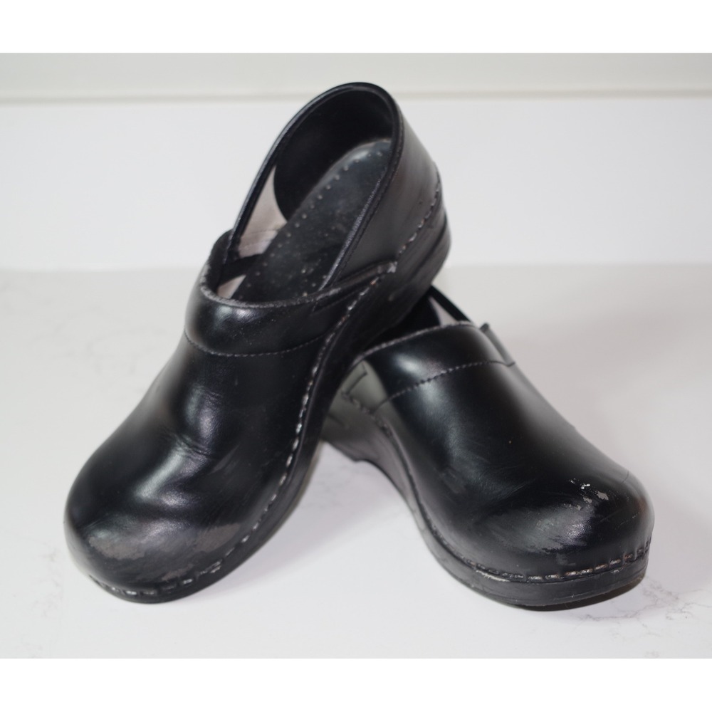 Sanita Professional Black Leather Danish Clogs Women 39 EU (8.5 US) Work Shoes